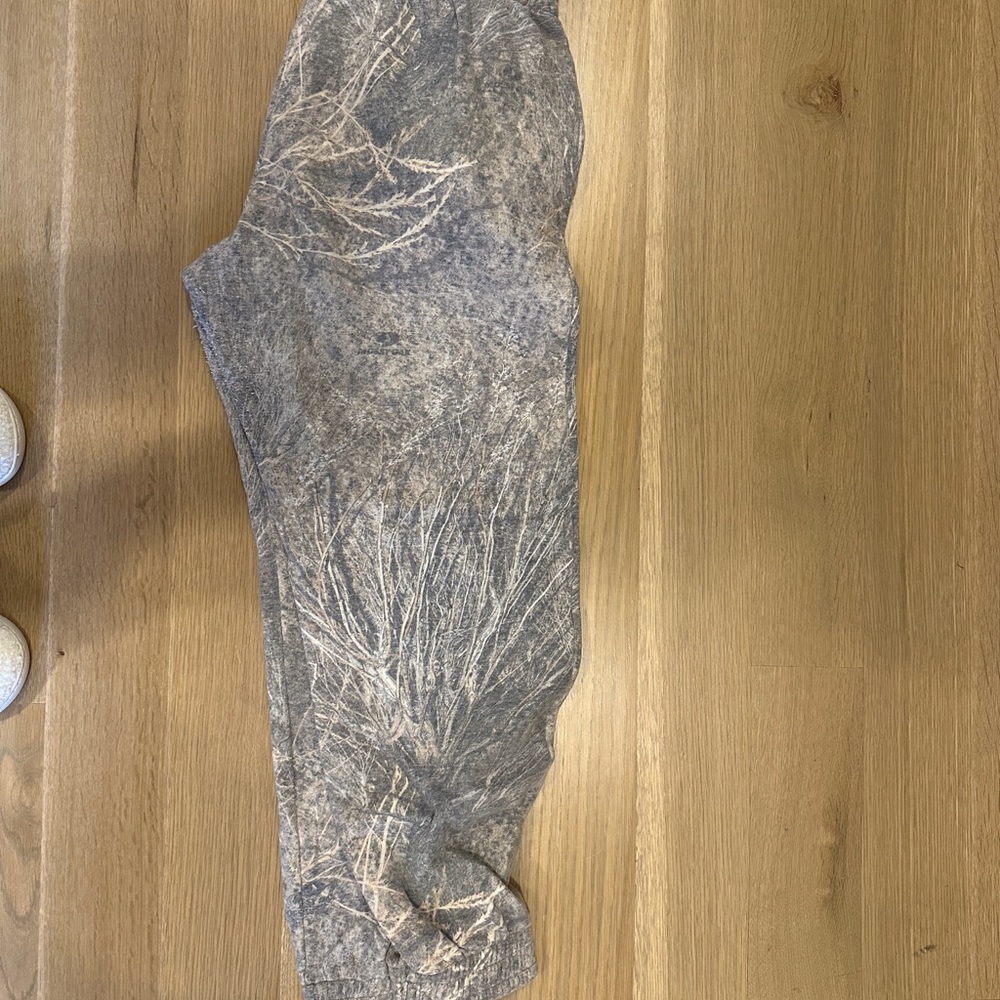 Gray and White Patterned Leggings